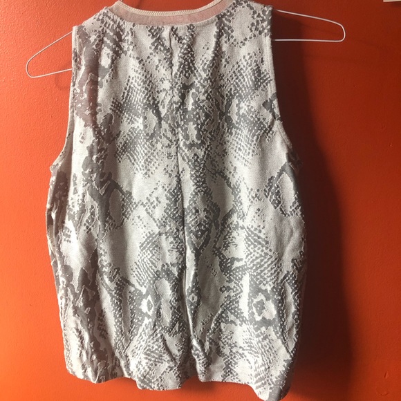 ❤️Akemi + Kin Sleeveless Mixed Media Grey Top Tank High Low Size XS - Picture 2 of 6